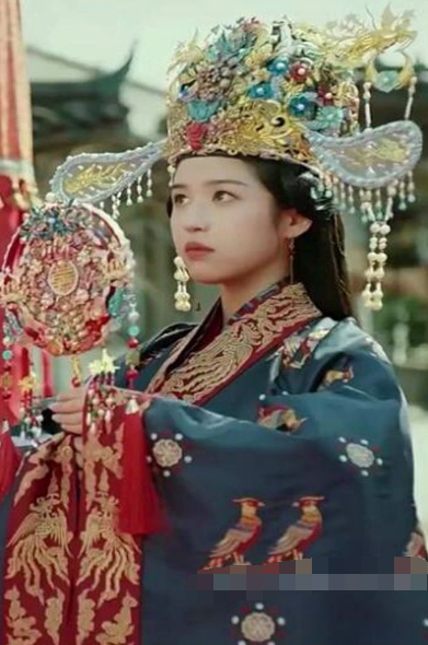 穿书后反派大佬偏宠我 第11集